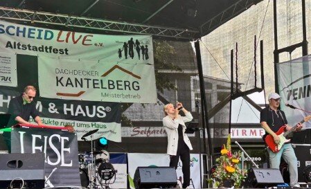 LEISE live in Burscheid 2025 LEISE spielten live auf dem Altstadtfest in Burscheid (2025)