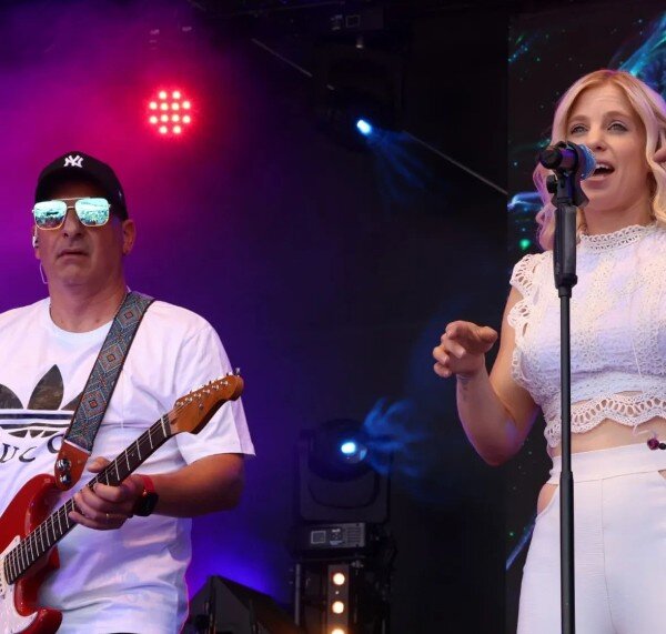 LEISE sind live auf der Sommerparty 2025 in Solingen aufgetreten. 