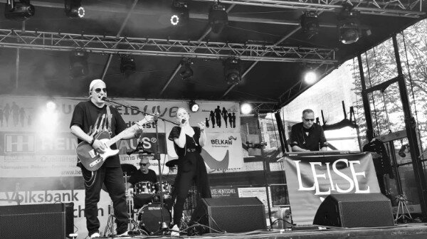 LEISE spielten live auf dem Altstadtfest in Burscheid